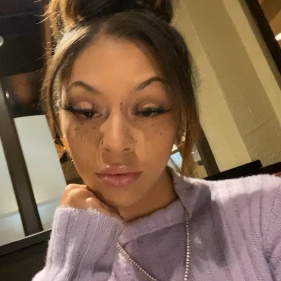 Poshmark profile picture for @only123